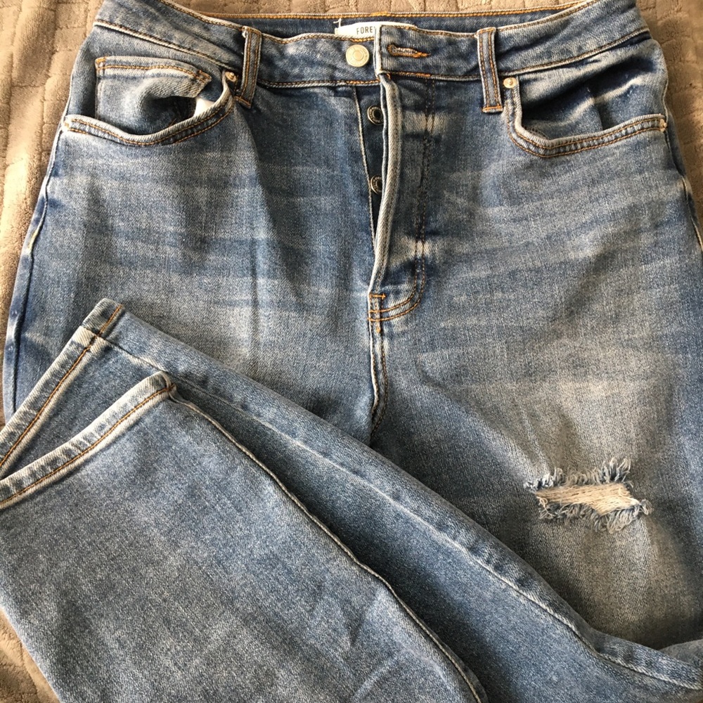 Highly waisted mom jeans